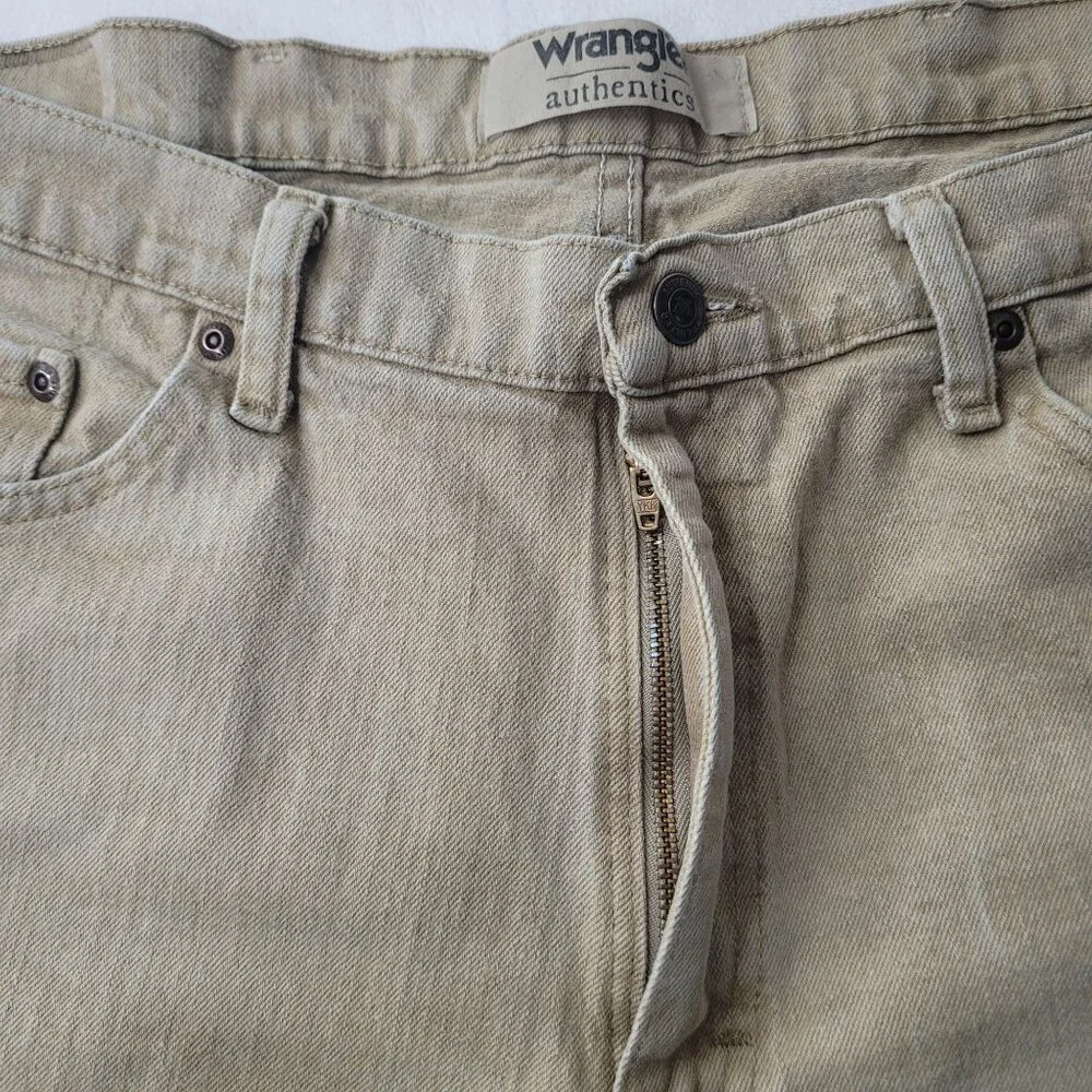 Wrangler Authentics Men's Beige Regular Fit Jeans Size 38x32